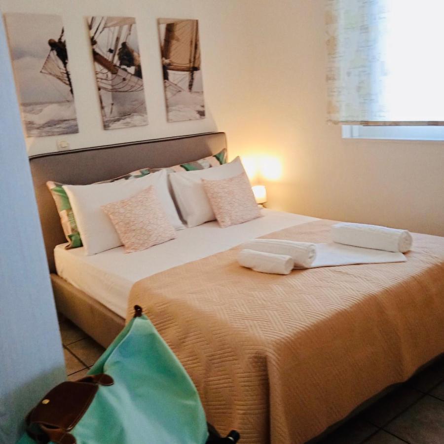 Balsam Suite - 50M To The Beach カラマタ エクステリア 写真